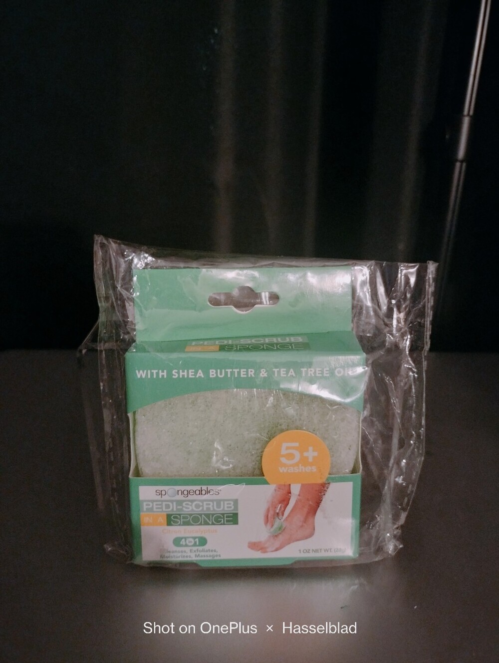 Green Pédi-Scrub Foot Sponge with Shea Butter & Tea Tree